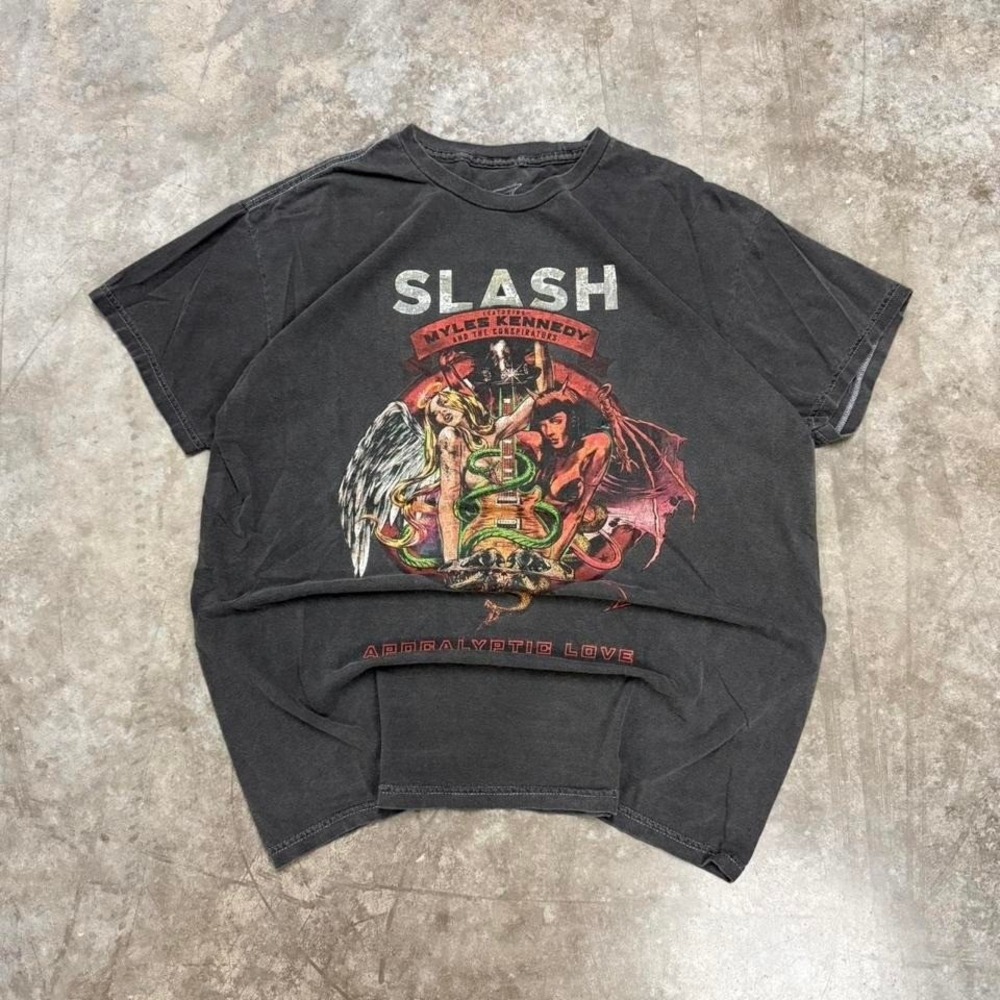 Vintage Y2K Faded Slash "Apocalyptic Love" Album Cover Tee Size M